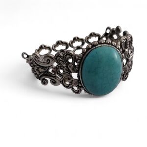 Elegant Silver and Turquoise Bracelet Stretch